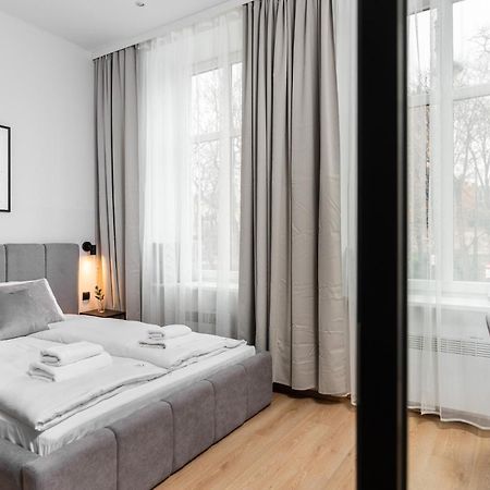 Modern Centrally Located Apartments - By Upstairs Krakau Exterior foto