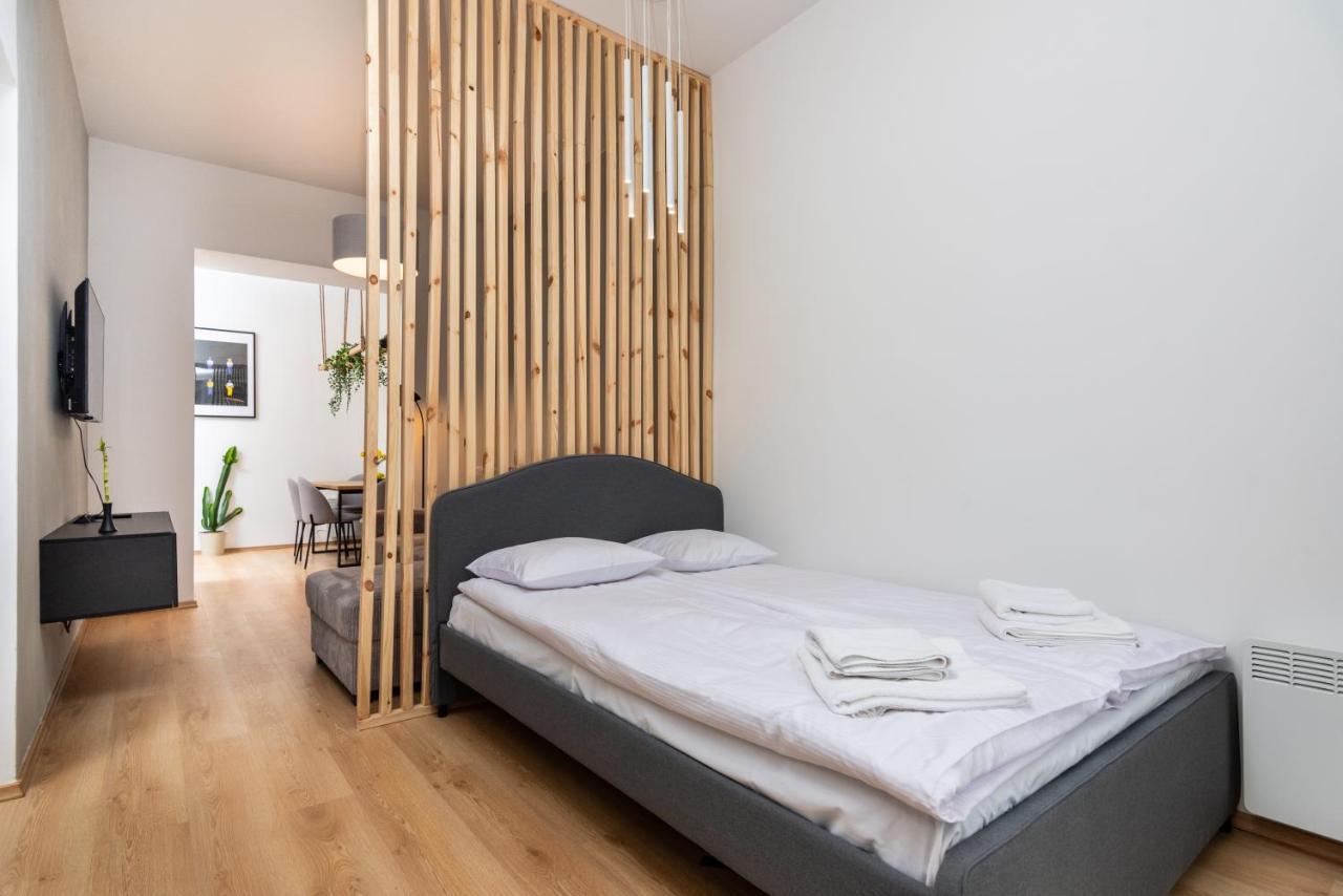 Modern Centrally Located Apartments - By Upstairs Krakau Exterior foto