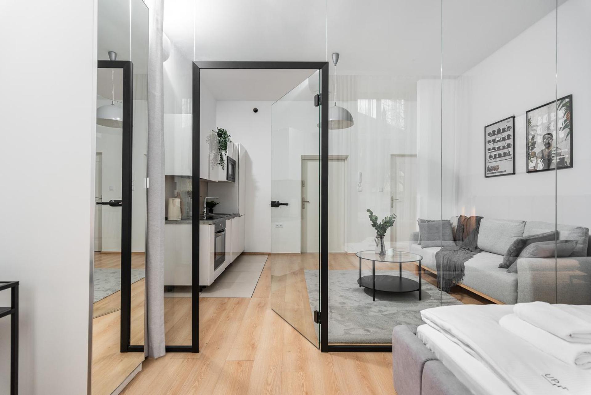 Modern Centrally Located Apartments - By Upstairs Krakau Exterior foto