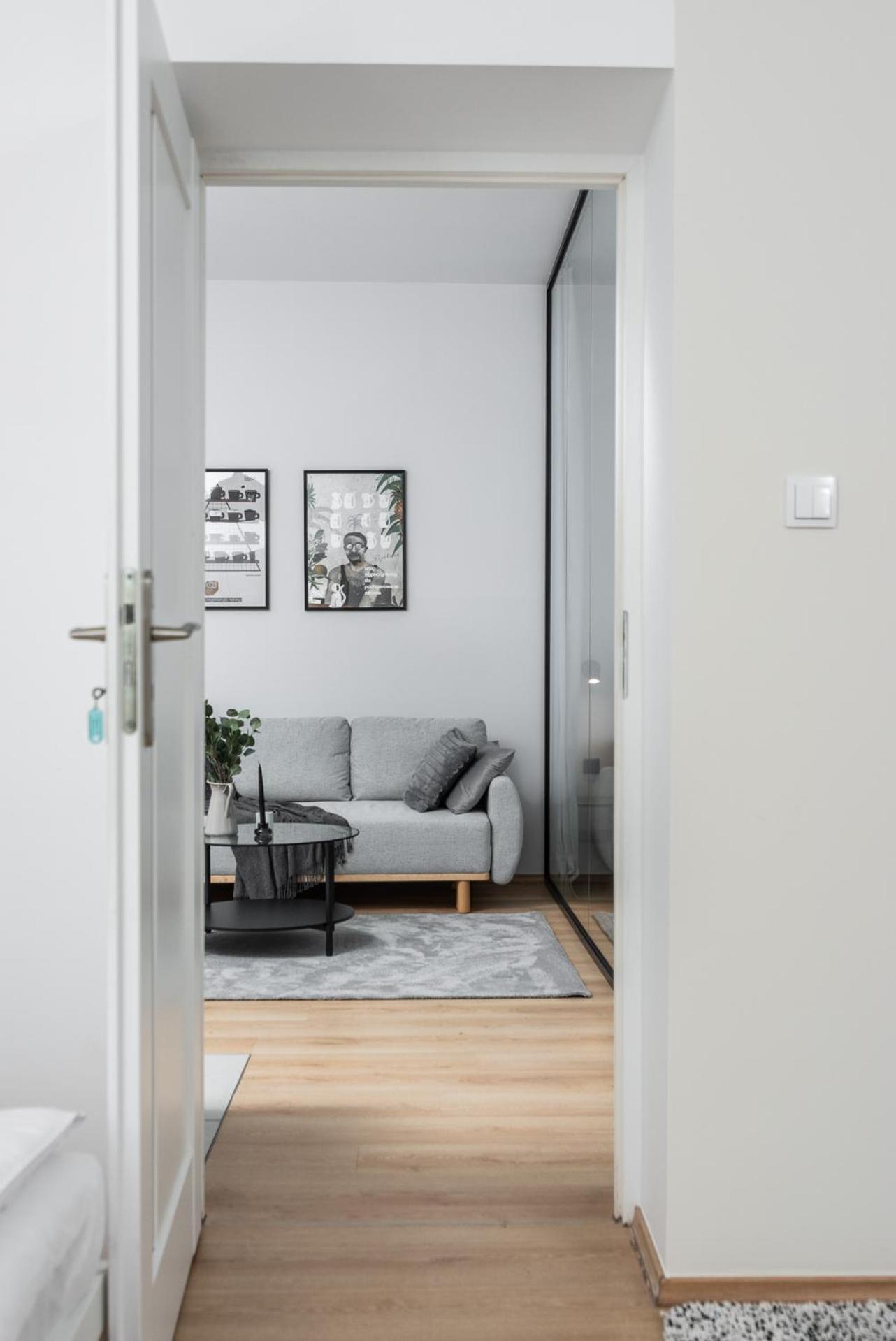 Modern Centrally Located Apartments - By Upstairs Krakau Exterior foto