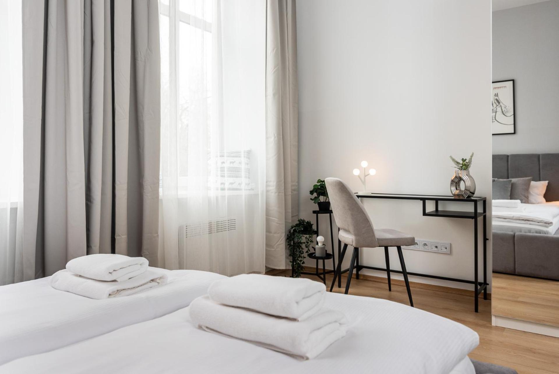 Modern Centrally Located Apartments - By Upstairs Krakau Exterior foto